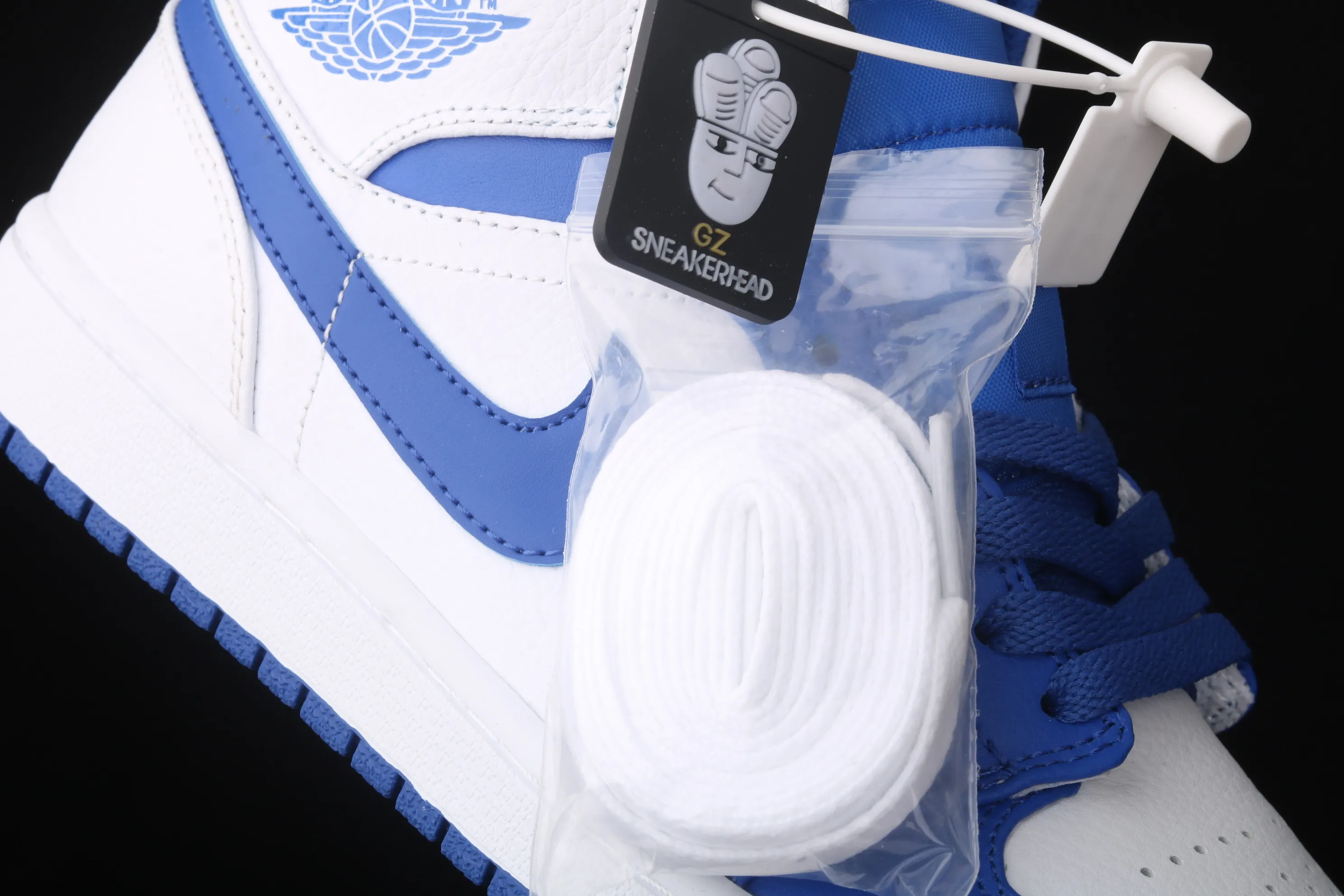All categories Air Jordan Jordan series basketball shoes Air Jordan 1 Mid Air Jordan Mid AJ1 Joe 1 white and blue Little Lightning Zhongbang series basketball shoes 554724-114